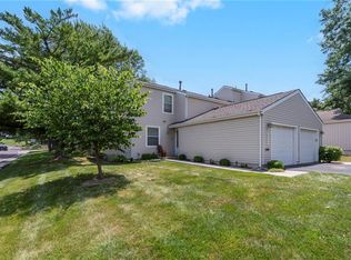 8598 W 108th Pl, Overland Park, KS 66210