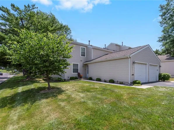 8598 W 108th Pl, Overland Park, KS 66210