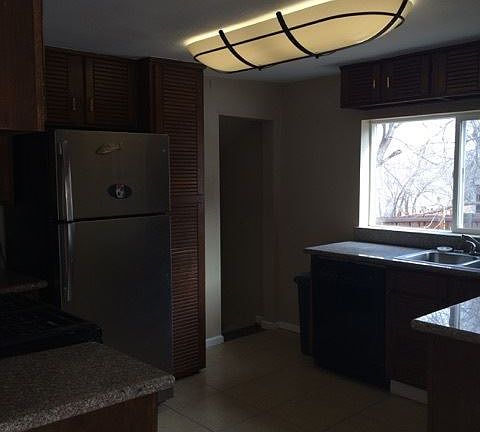 3rd image of 2533 South Blvd