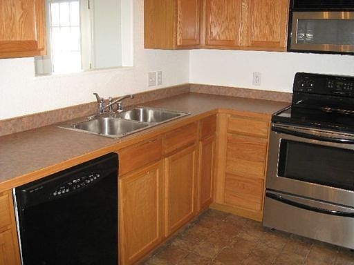 5th image of 2738 Mary Jane Blvd