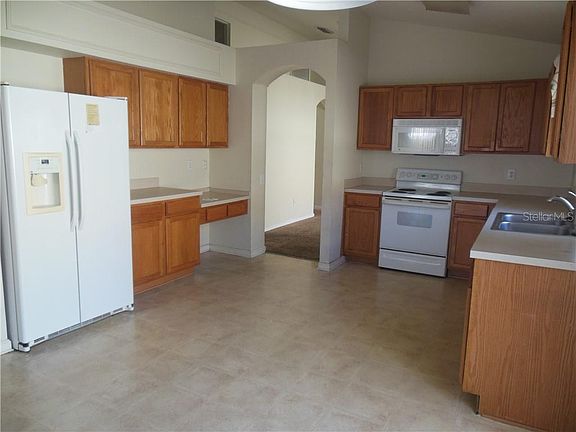 4th image of 10323 Hunters Haven Blvd