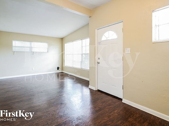 4th image of 1521 Heather Ave