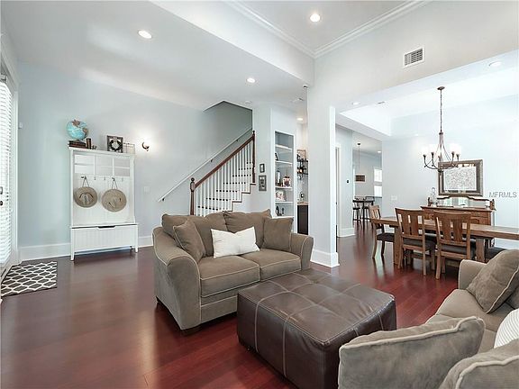 2nd image of 726 11th Ave S