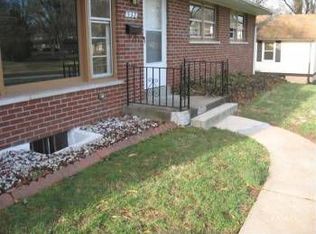 932 Drummond Dr, Saint Louis, MO 63135