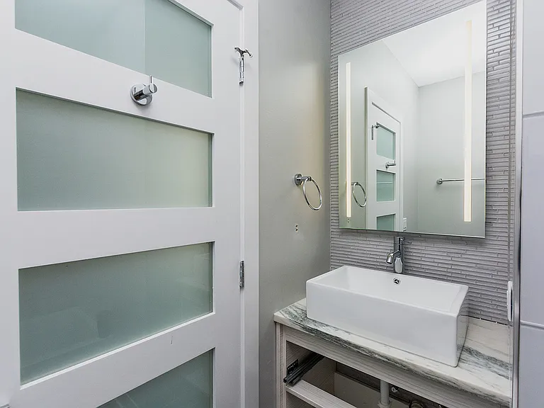 2450 W Chicago Ave #3F — Photo 8