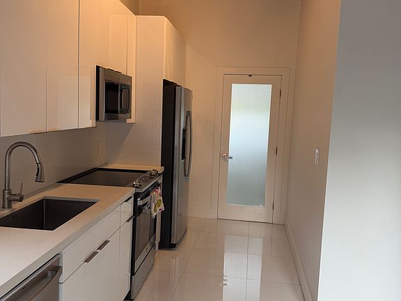4th image of 1232 SW 17th Ter