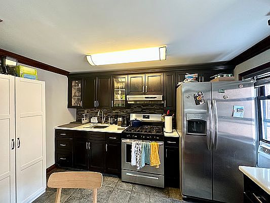 4th image of 179 Herkimer St #3