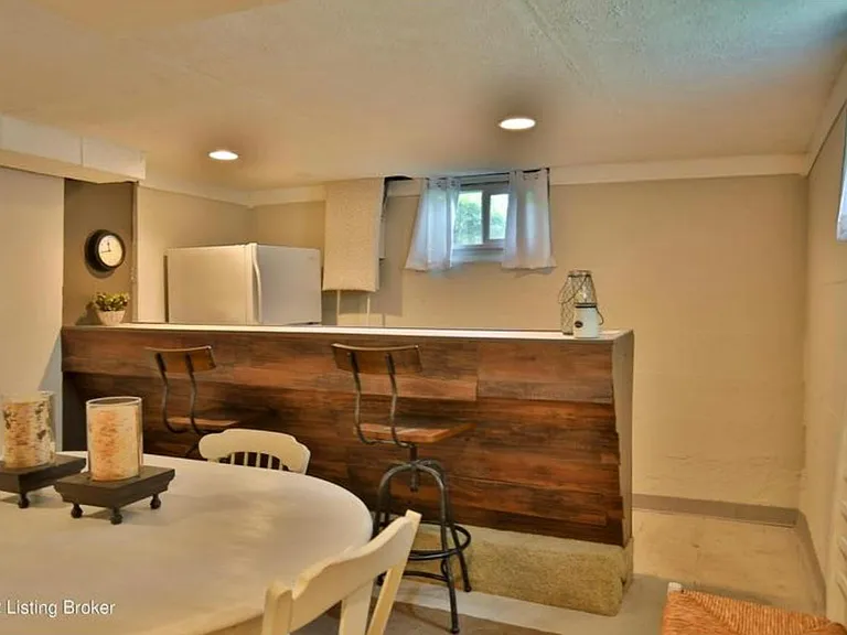 4215 Churchill Rd — Photo 19