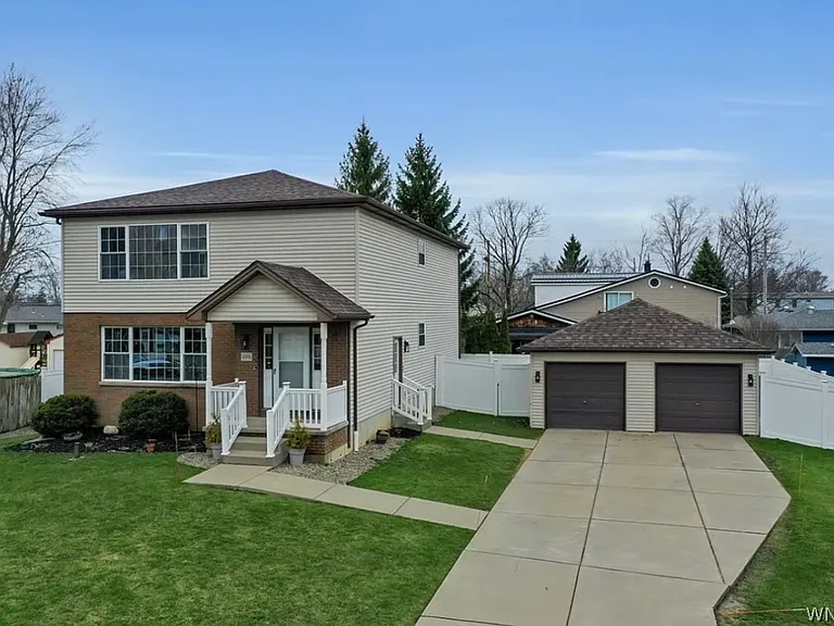 4996 Thurston Ave — Photo 1