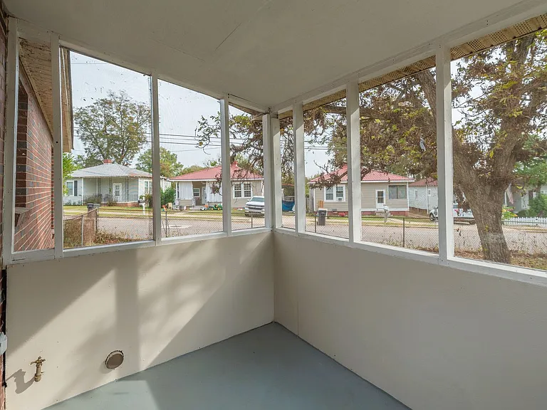 102 Curry St — Photo 26