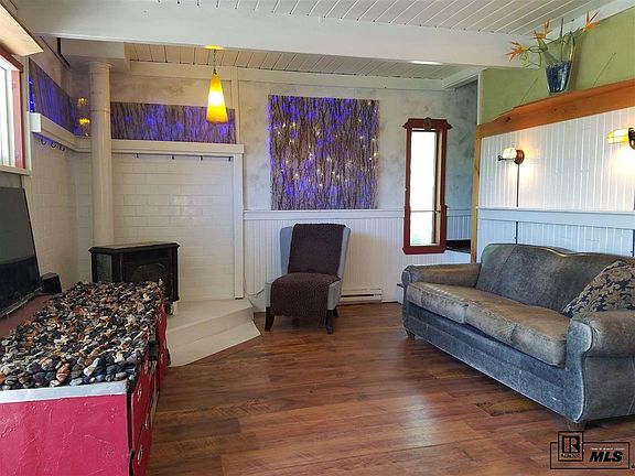 4th image of 1760 Alexandre Way
