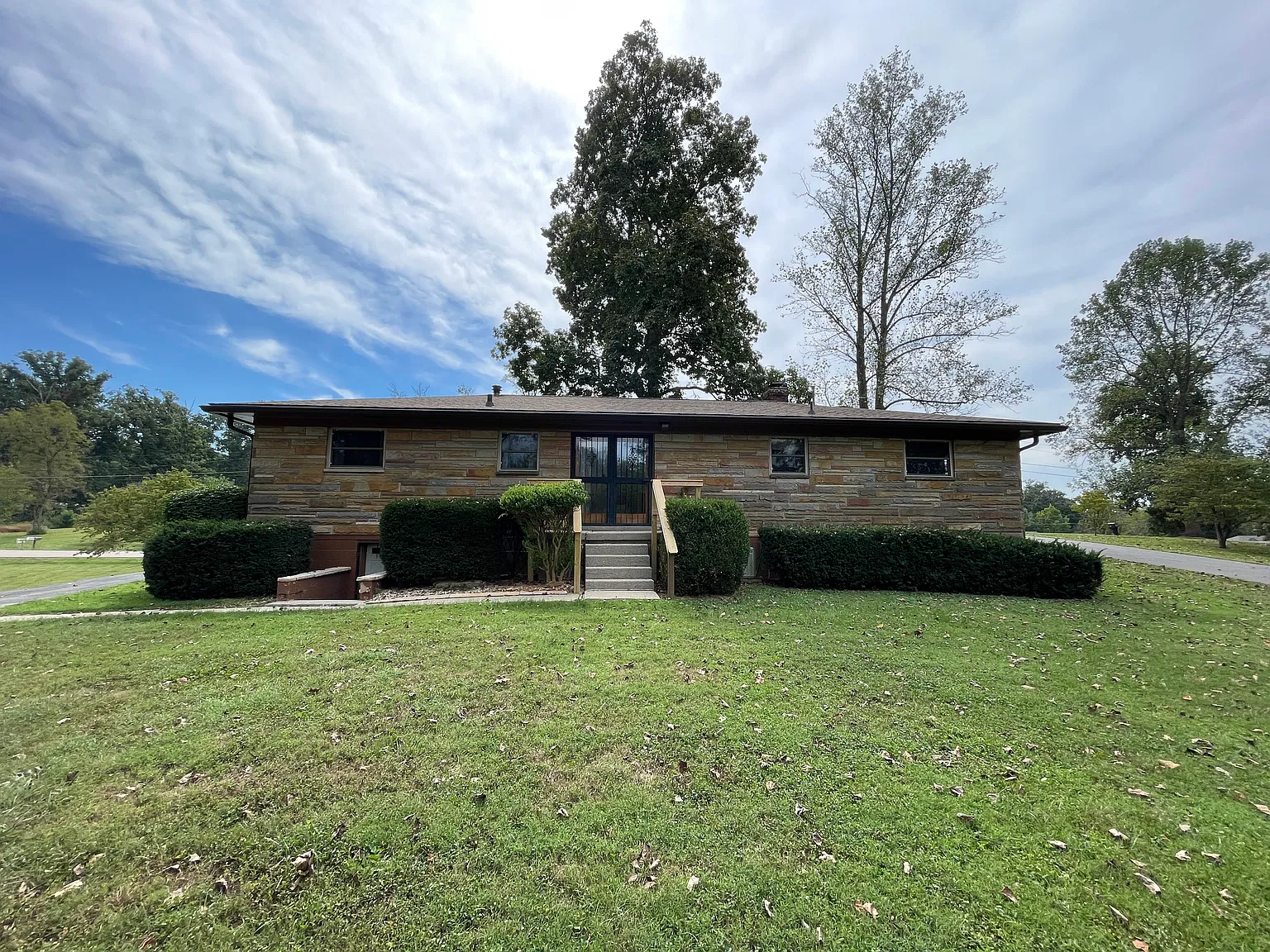 3 bed, 1100 sqft, $1,850 — Photo 3
