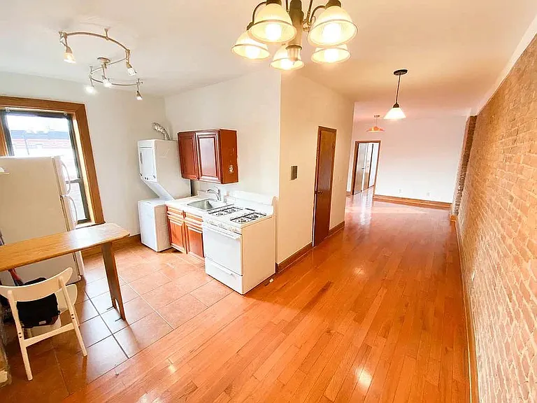 2246 1st Ave #5 — Photo 7