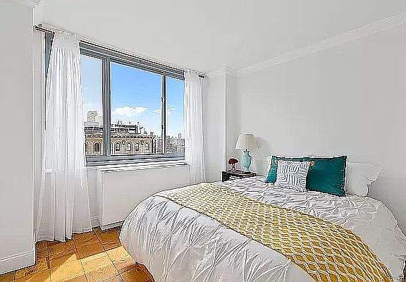 5th image of 154 E 97th St #3D