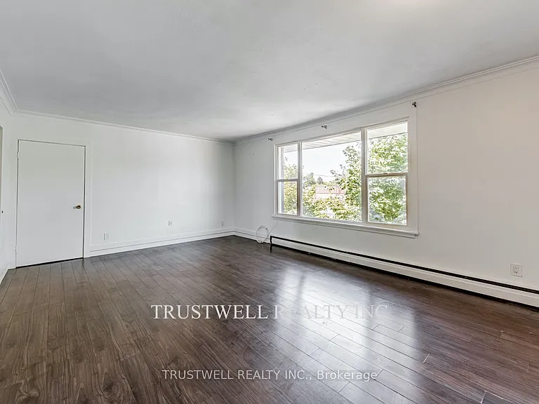105 Mary St E #3 — Photo 7