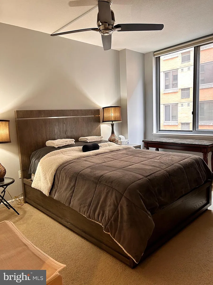 Building Photo - 440 L St NW #407