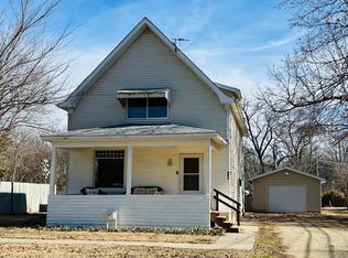 208 N 4th St, Marion, KS 66861