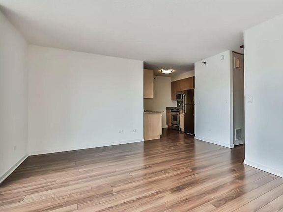 3rd image of 412 W Grand Ave #1609
