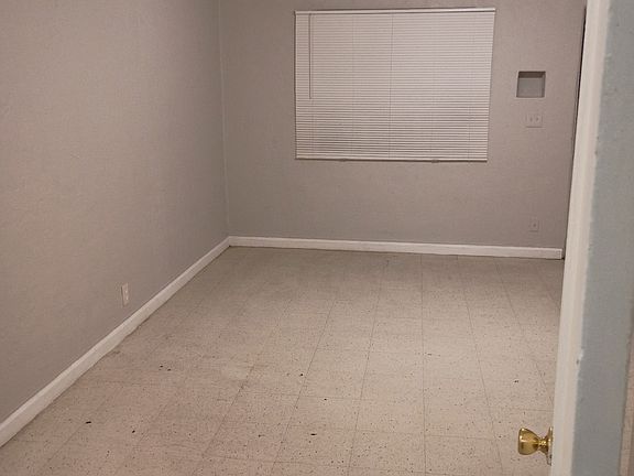 5th image of 721 E Turney Ave APT 14