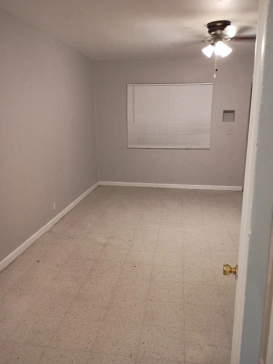 Building Photo - 721 E Turney Ave #14
