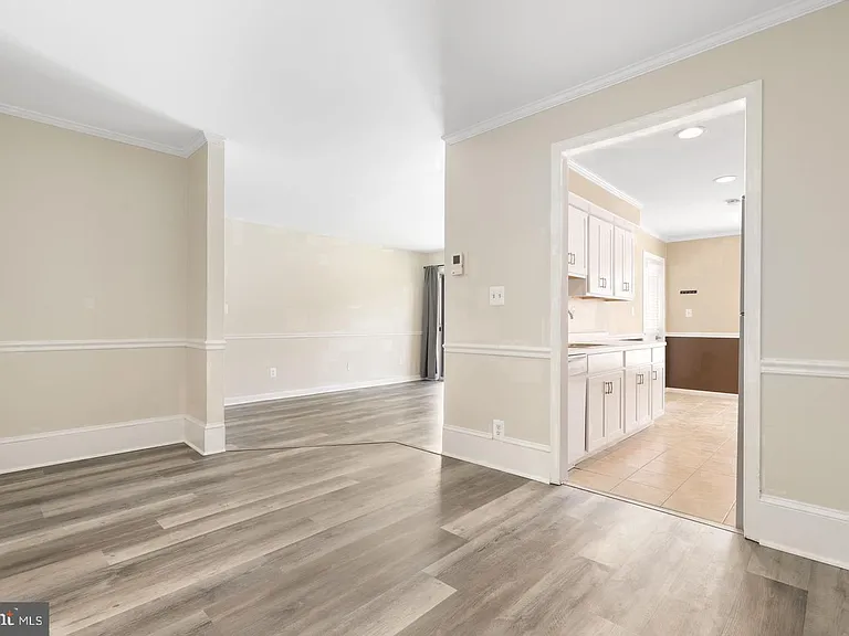 20218 Halethorpe Ln #215 — Photo 16