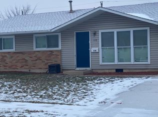 110 Ambassador Ave, Romeoville, IL 60446