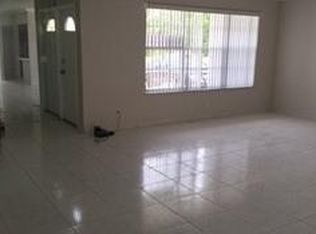 640 SW 4th St, Hallandale Beach, FL 33009