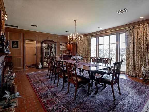 5th image of 143 Willow Dr