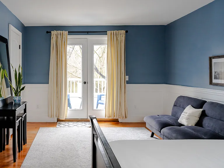 15 Florence Ave — Photo 4
