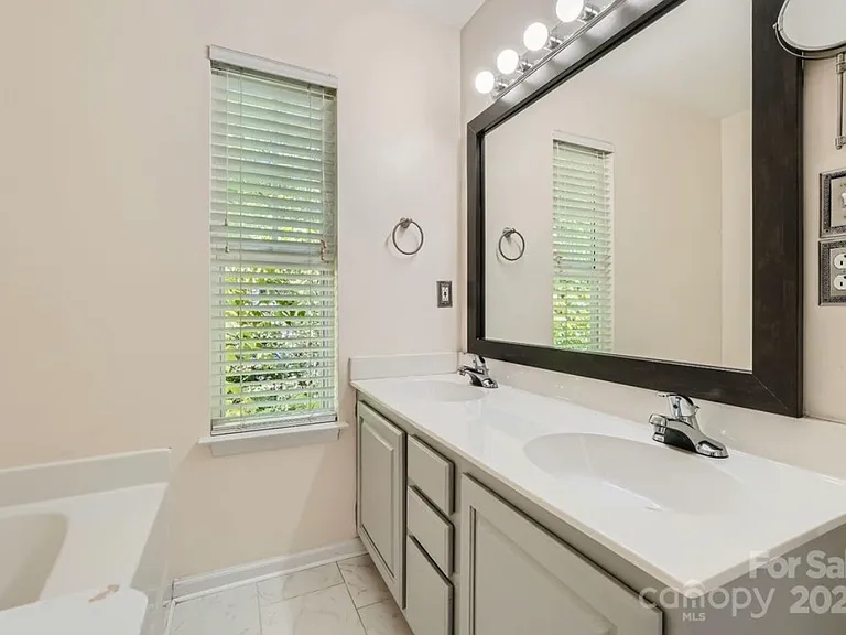 5424 River Falls Dr — Photo 12