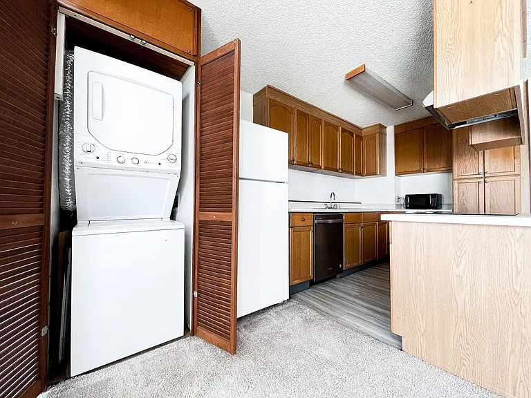 818 S King St #1403 — Photo 5