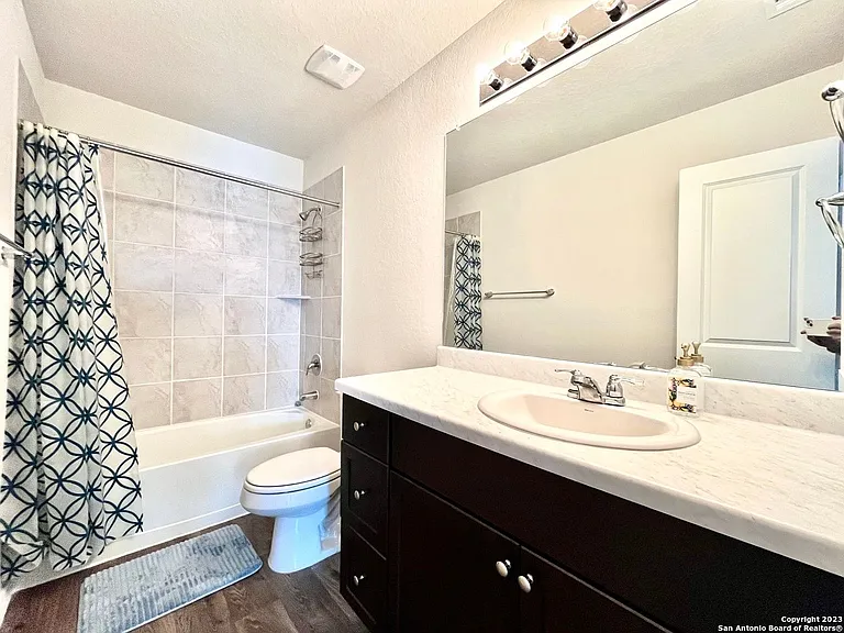 2526 Wentwood Run — Photo 4