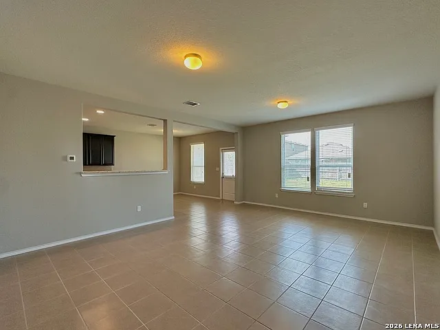 3 bed, 2.5 bath, 1813 sqft, $1,890 — Photo 2