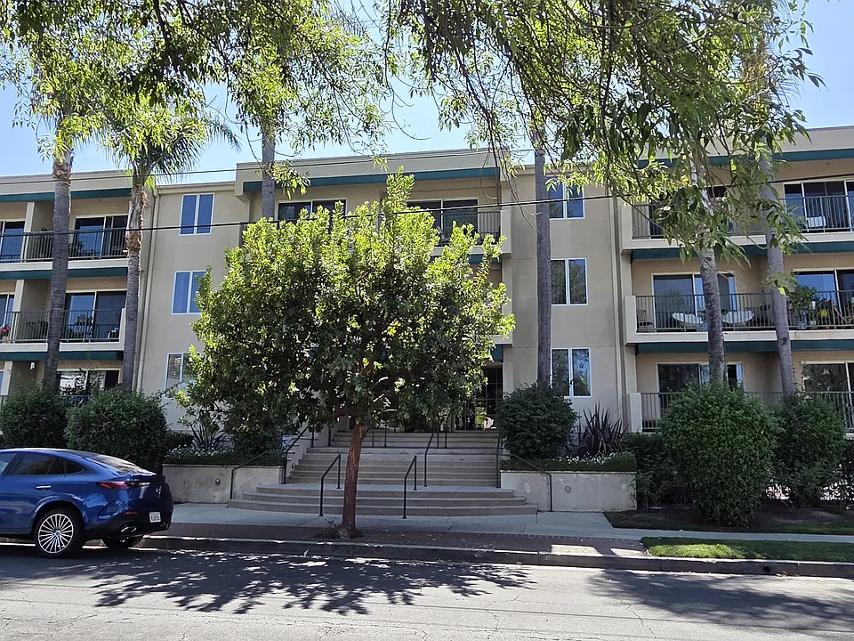 4501 Cedros Ave #237