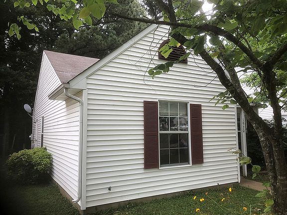 3rd image of 1930 E Parkway St