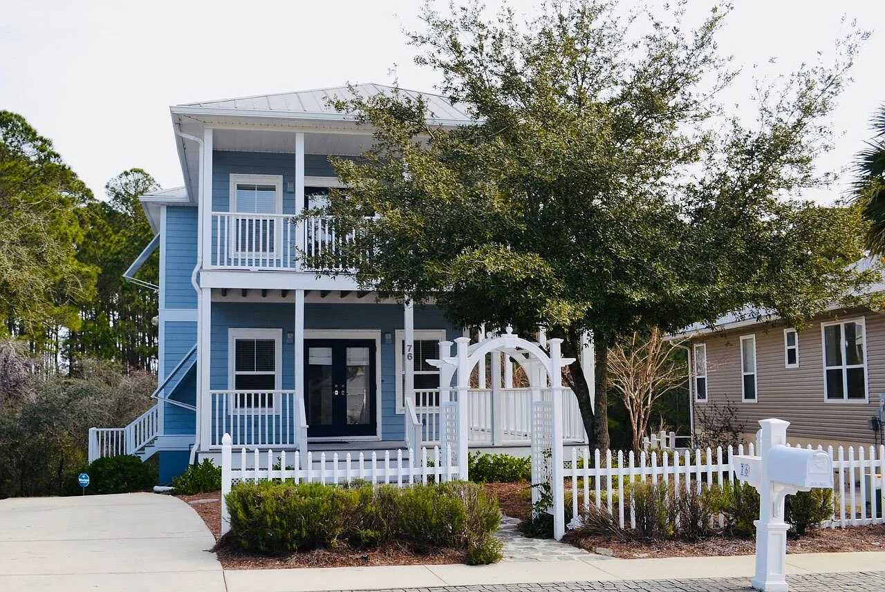 3 bed, 2256 sqft, $4,100 — Photo 1