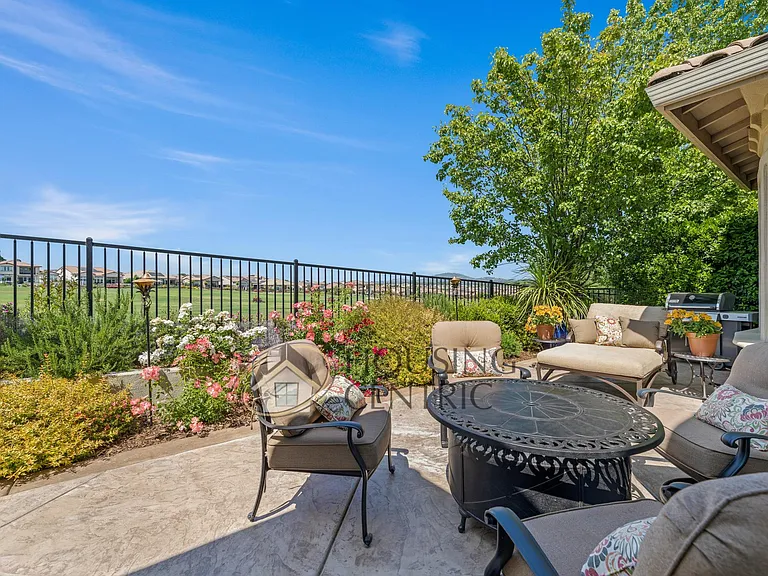4005 Royal Troon Dr — Photo 58