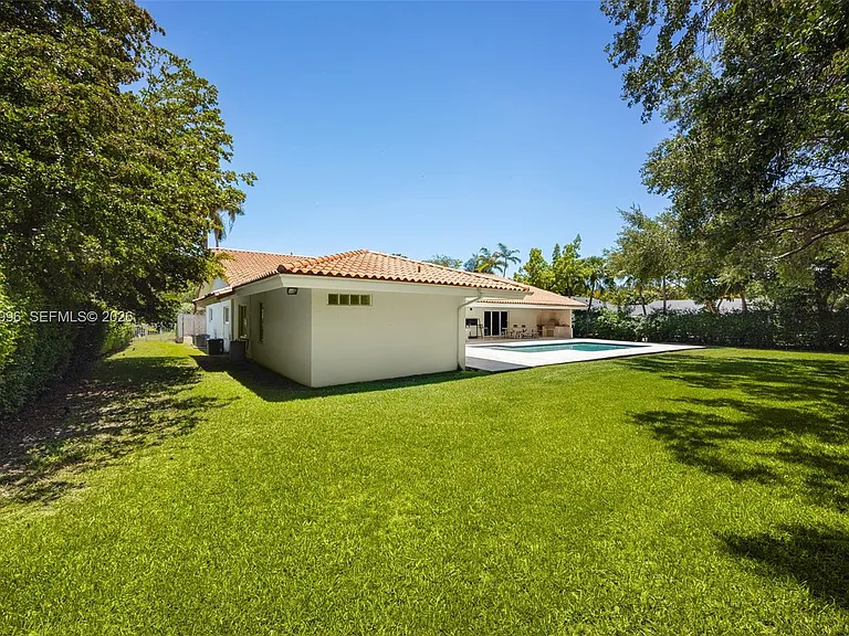 7230 Vistalmar St — Photo 35