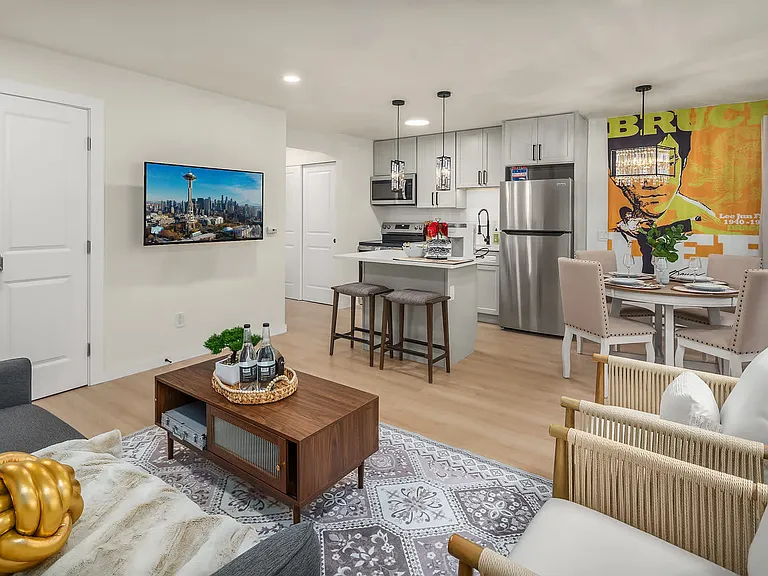 807 6th Ave N #1 — Photo 3