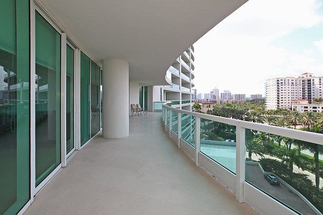 2nd image of 20155 NE 38th Ct APT 805
