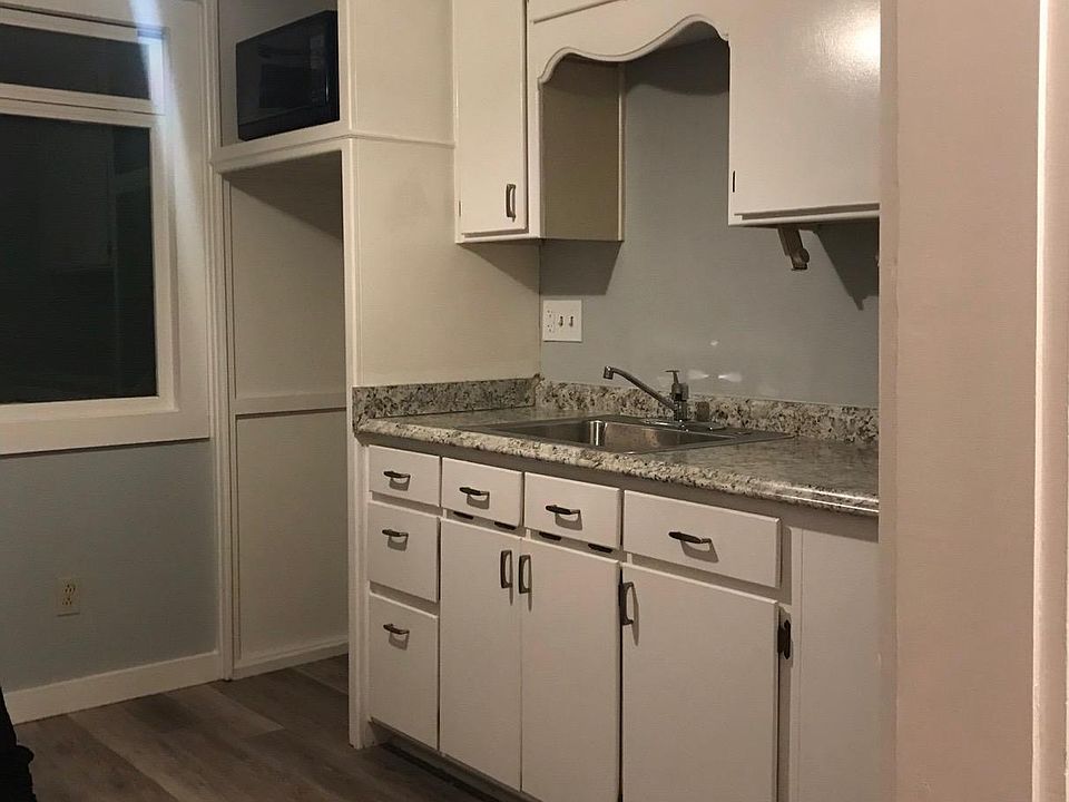 2nd image of 533 S Center St