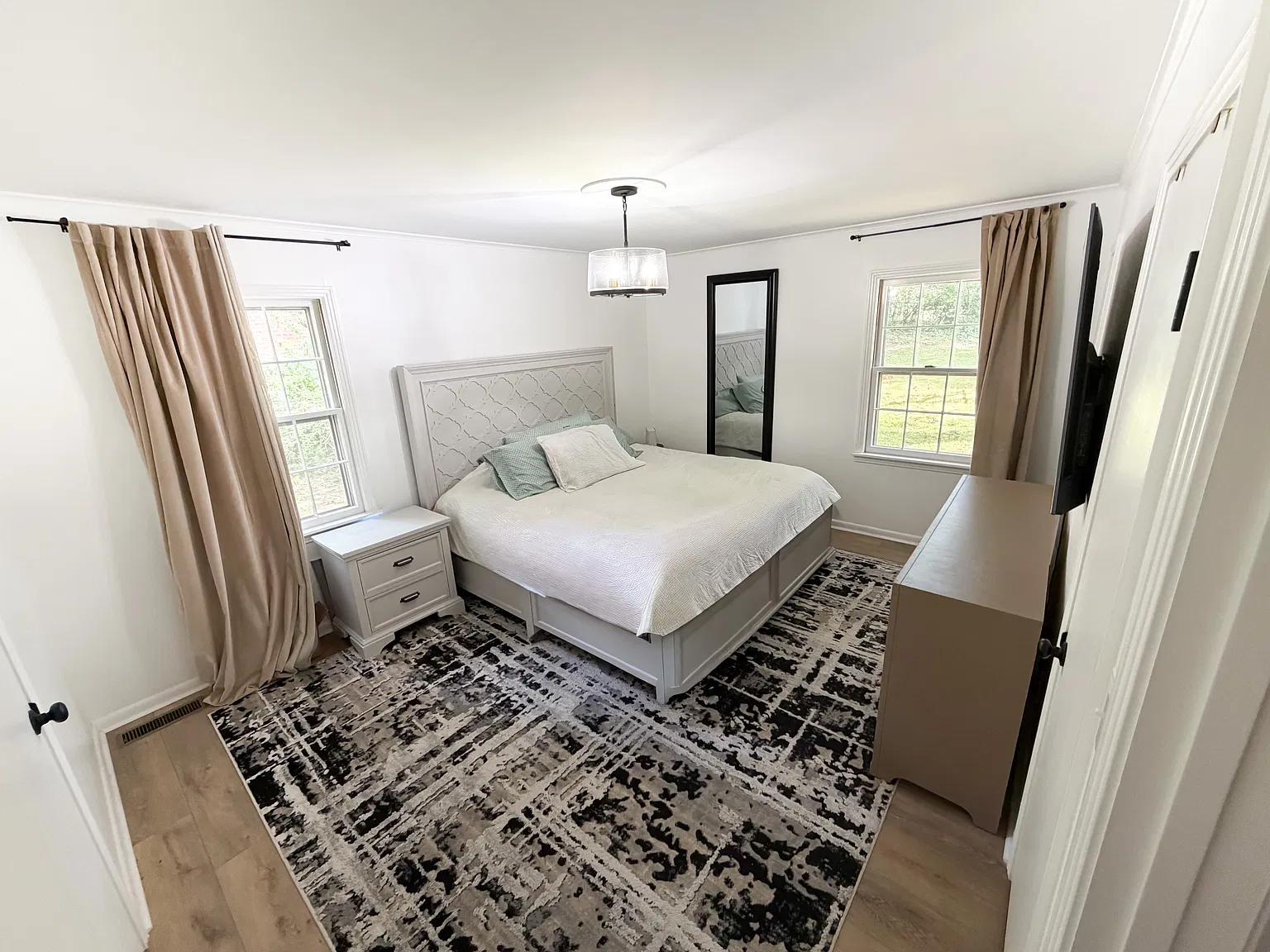 3 bed, 1392 sqft, $1,700 — Photo 4