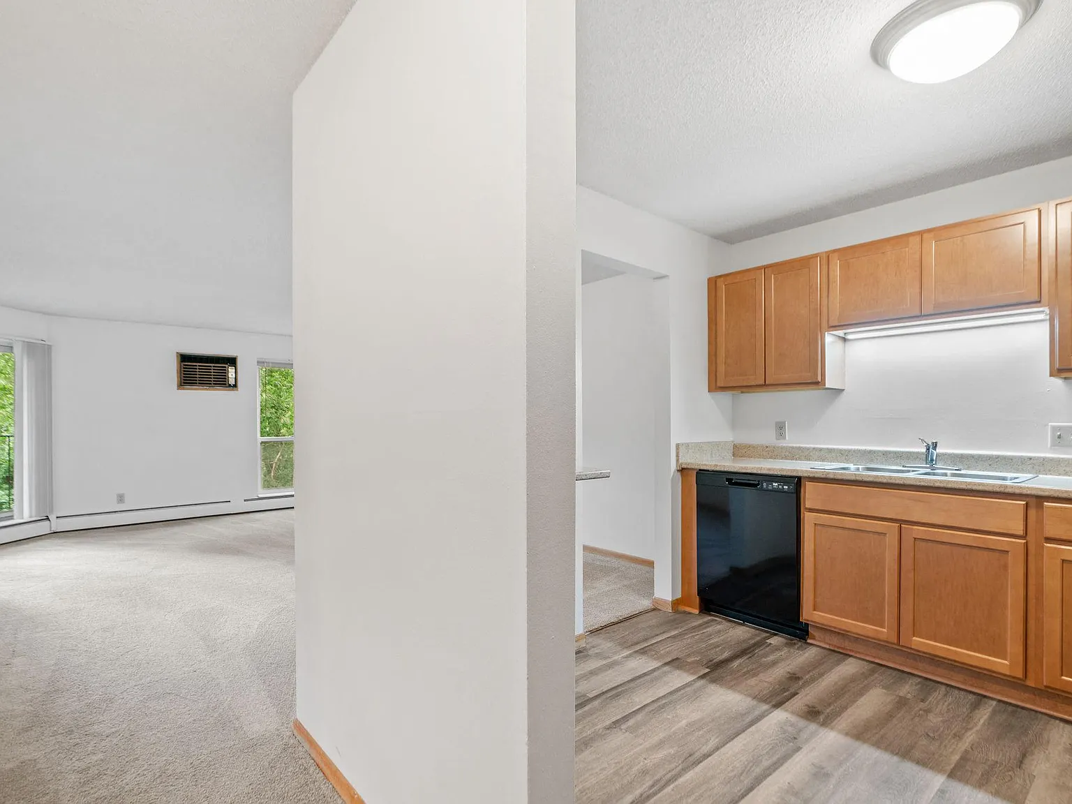 Parkside at Medicine Lake — Photo 4