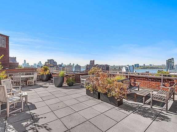 5th image of 14 Horatio St APT 8B