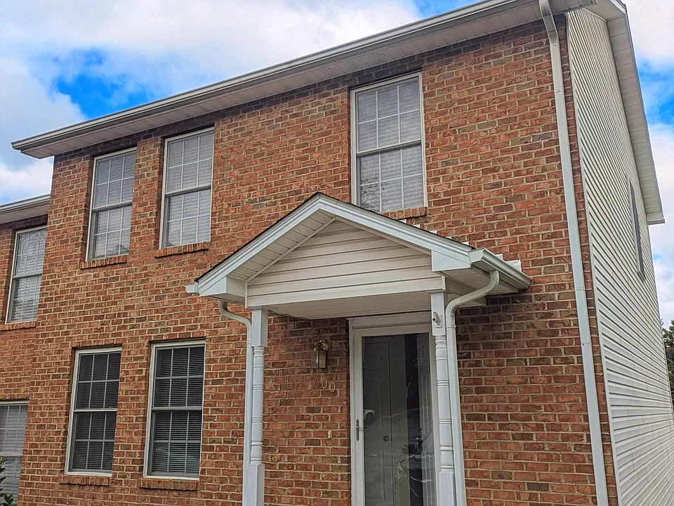 600 Republic Rd