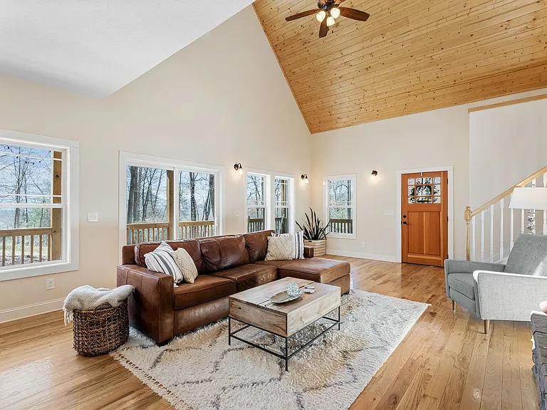 149 Kirkwood Dr — Photo 9