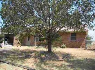 605 Iowa Cir, Geronimo, OK 73543