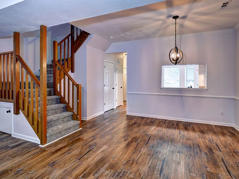 404 Crescent Ct — Photo 11