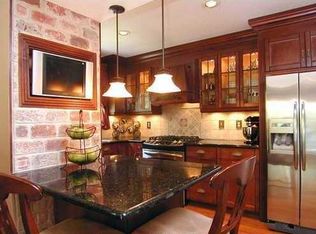 96 Timberwood Rd, West Hartford, CT 06117