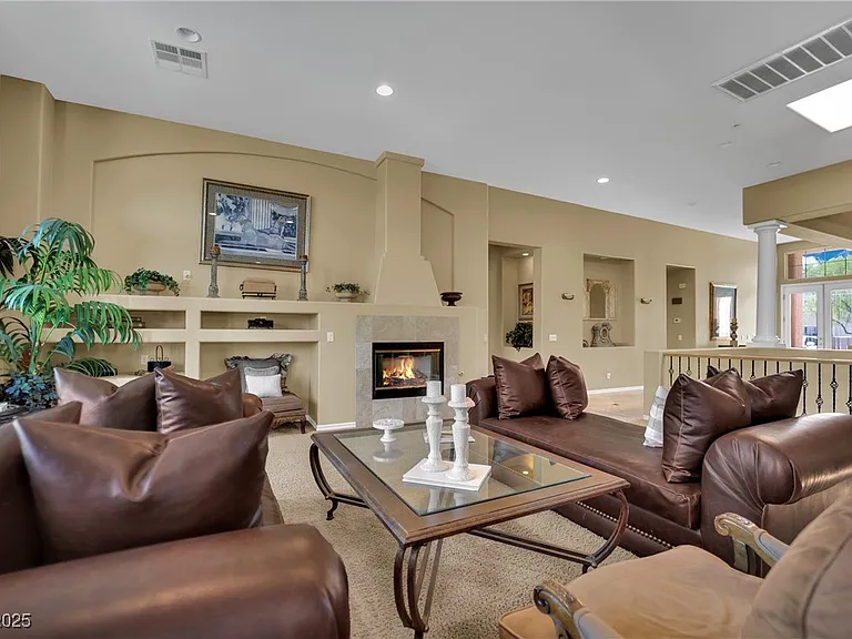 1004 Golden Age Ct — Photo 18